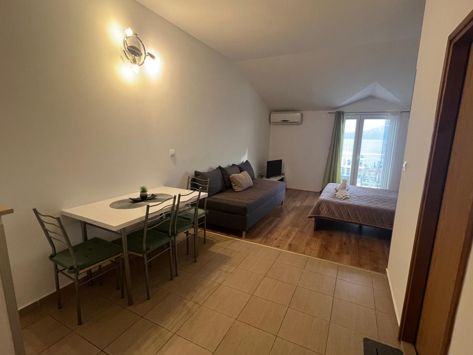 Apartments Mateljak グラダツ エクステリア 写真