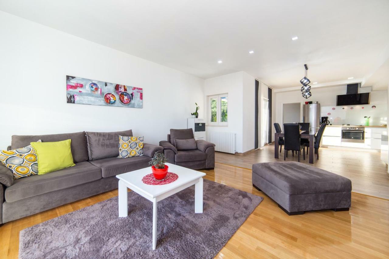 Apartments Mateljak グラダツ エクステリア 写真