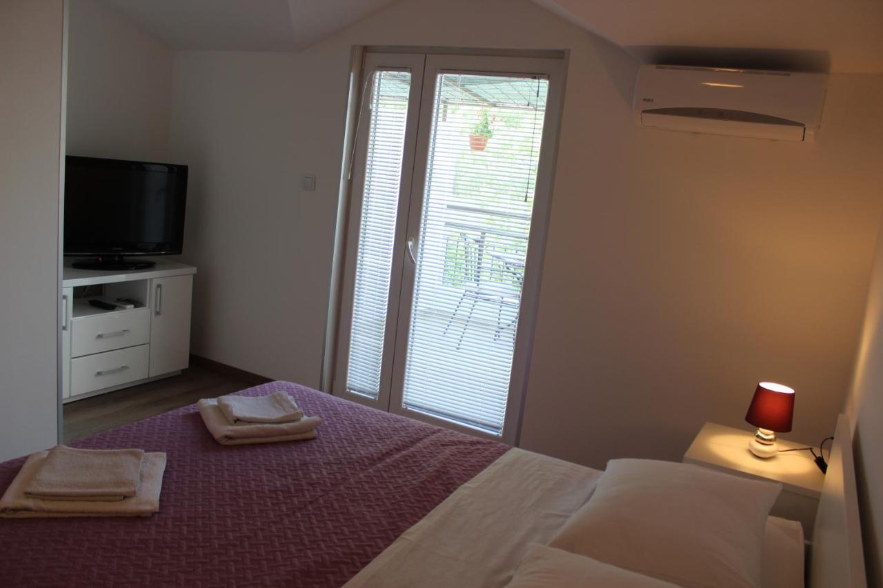 Apartments Mateljak グラダツ 部屋 写真