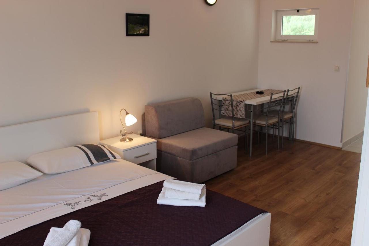 Apartments Mateljak グラダツ 部屋 写真